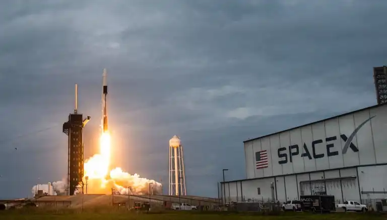 SpaceX, Yeni Nesil Starlink Uydularını Uzaya Gönderdi